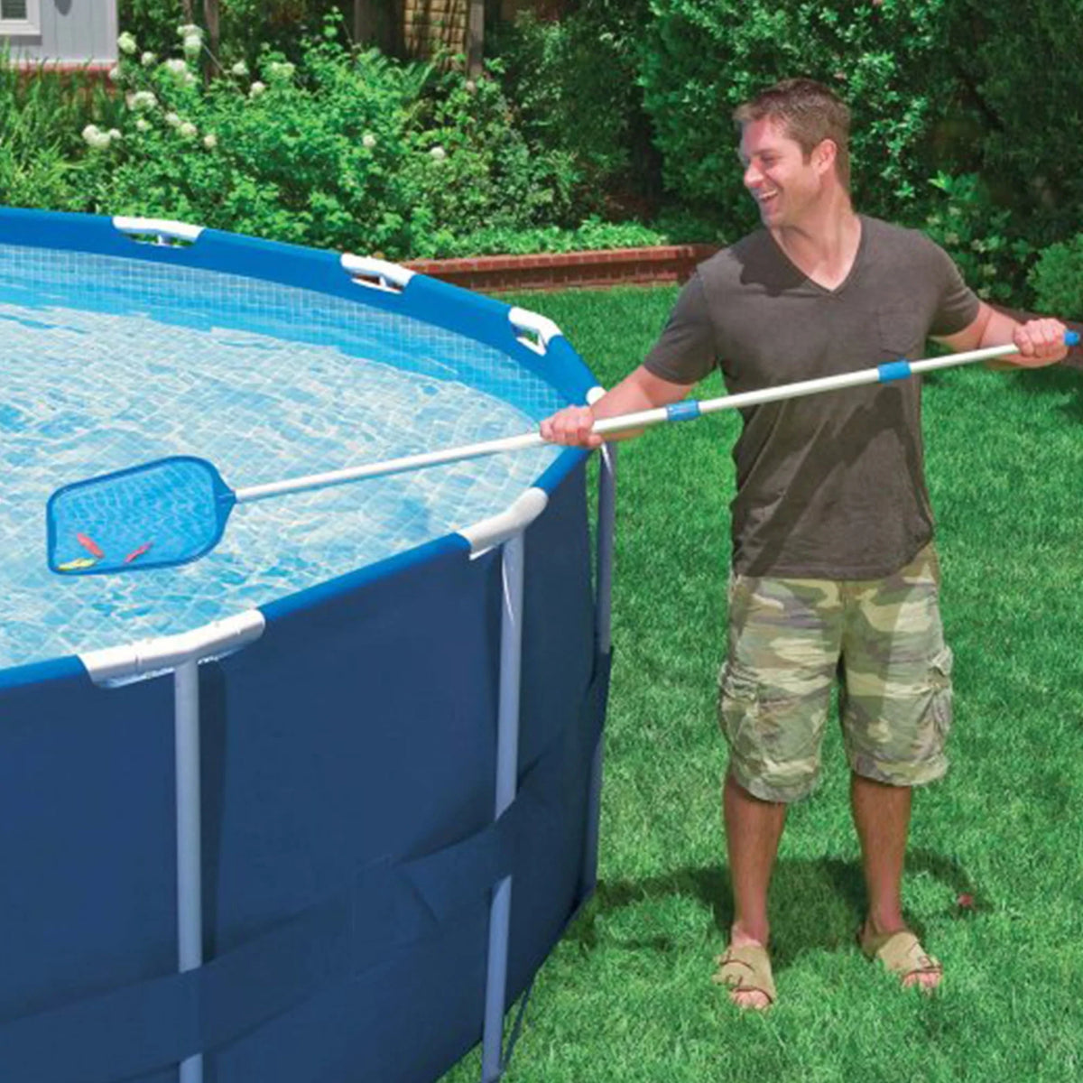 12' x 2.5' Round Pool with Filter Pump and Cleaning Kit Y16283