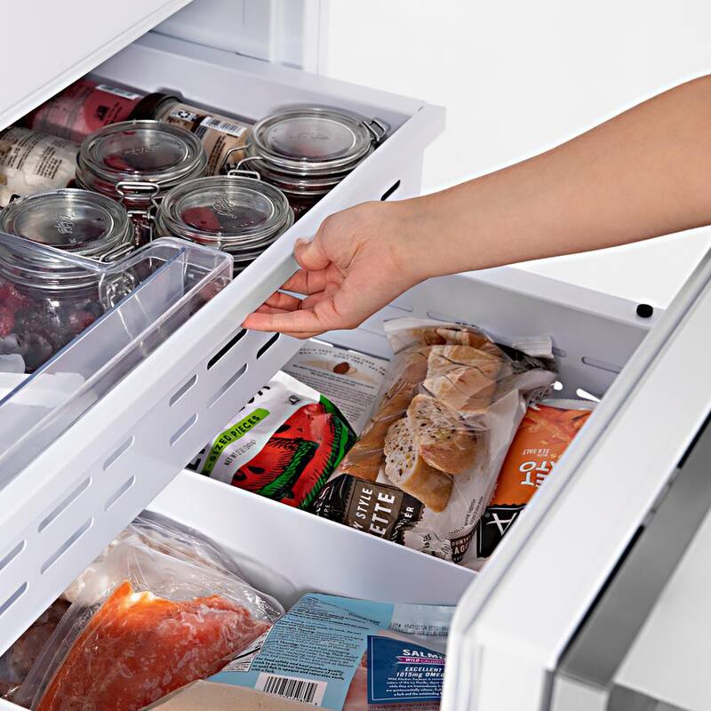 30 in. Bottom Freezer Refrigerator with Ice and Water Dispenser B822