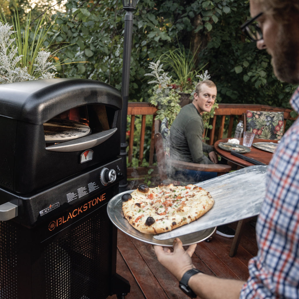 Blackstone Propane Outdoor Pizza Oven with Stand and Pizza Peel U5135