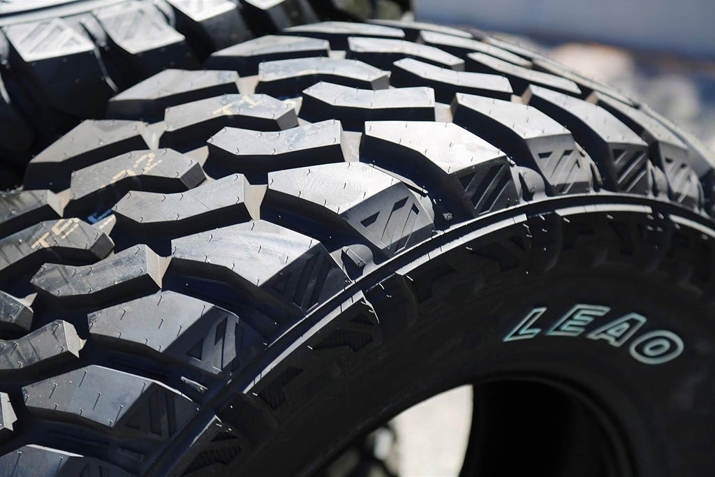 LT305/70R17 Mud Off-Road Light Truck Radial Tire B149933