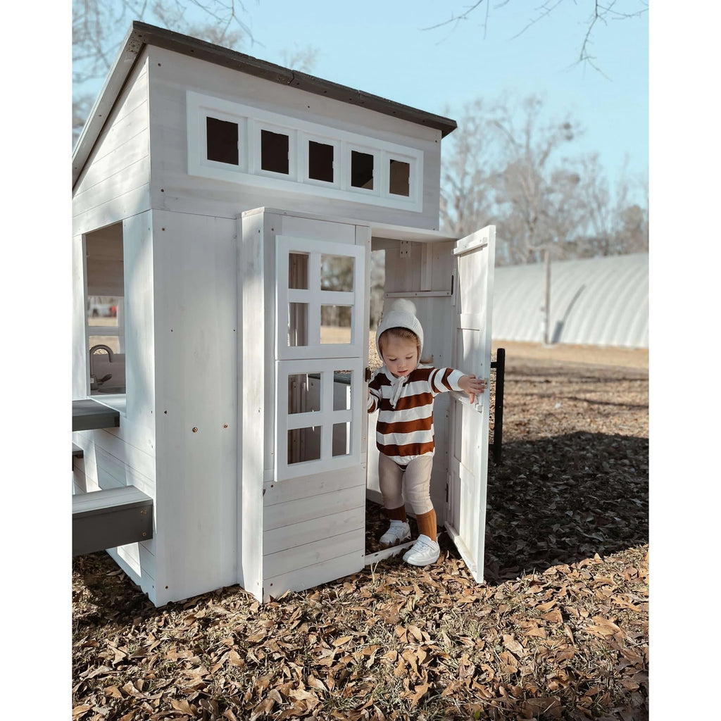 White Wooden Outdoor Playhouse with Picnic Table Q391