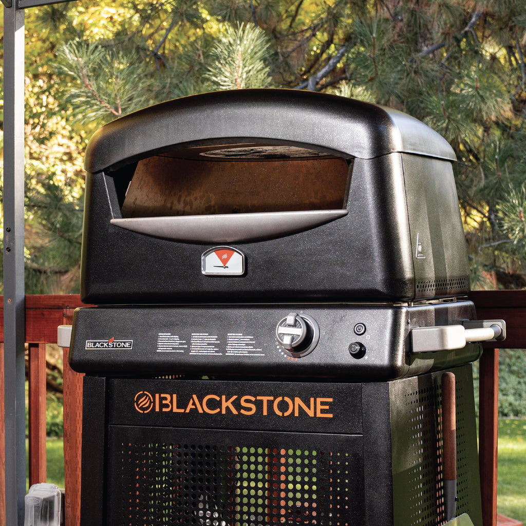 Blackstone Propane Outdoor Pizza Oven with Stand and Pizza Peel U5135