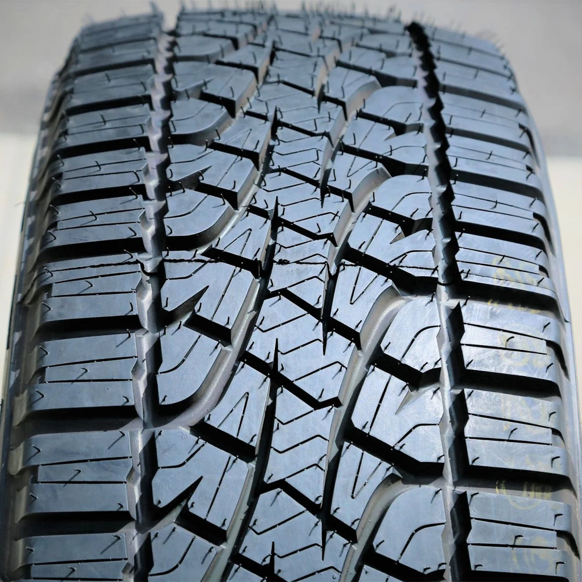 235/75R15 105T All Terrain Tire H881252