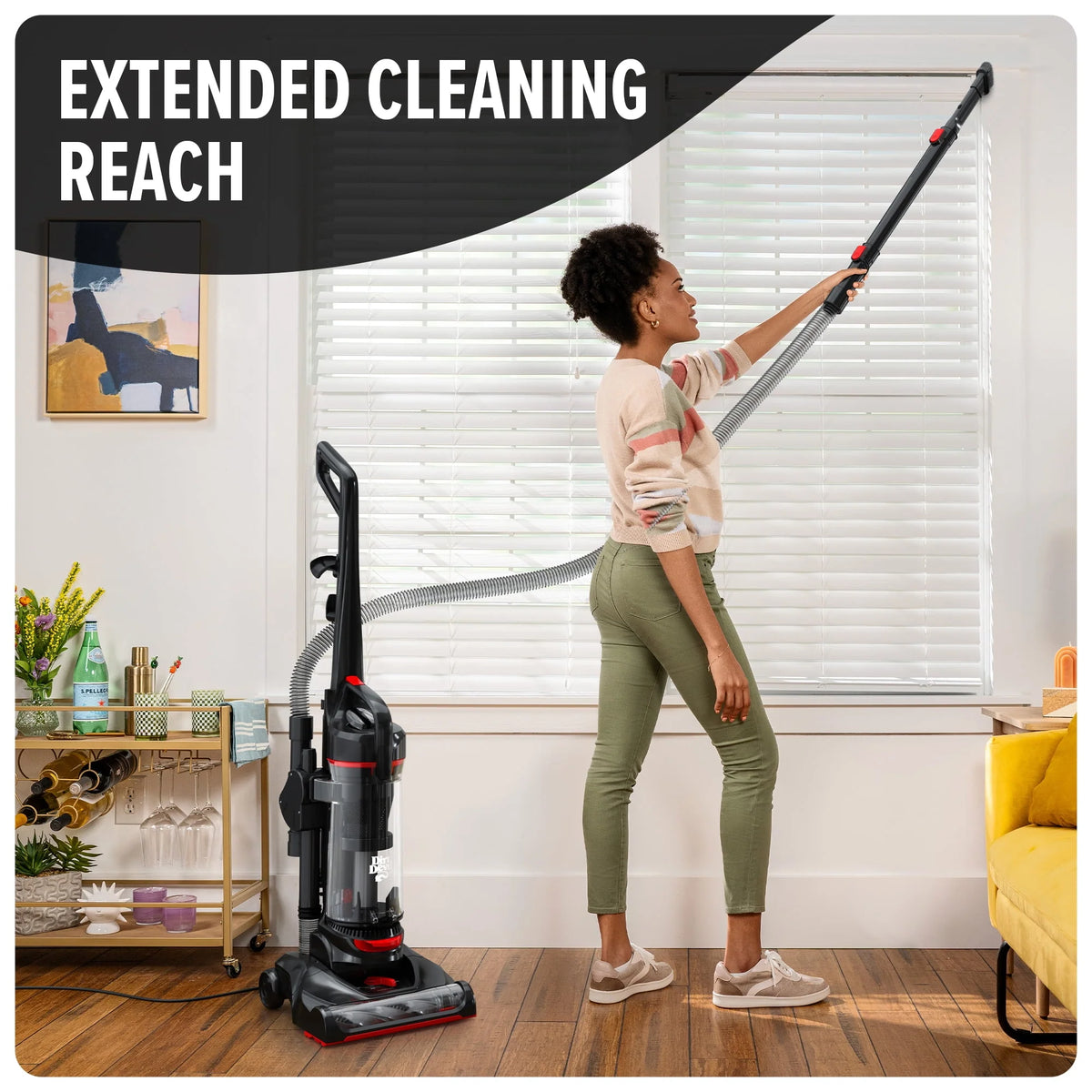 Bagless Upright Vacuum Cleaner U946857
