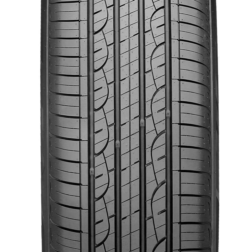 225/55R18 97H All-Season Tire K752