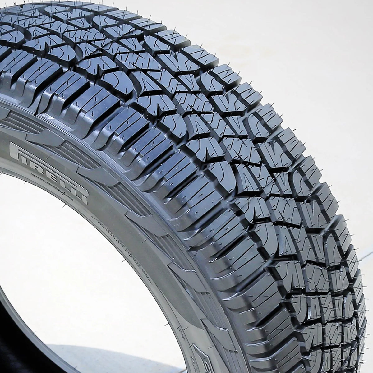 235/75R15 105T All Terrain Tire H881252